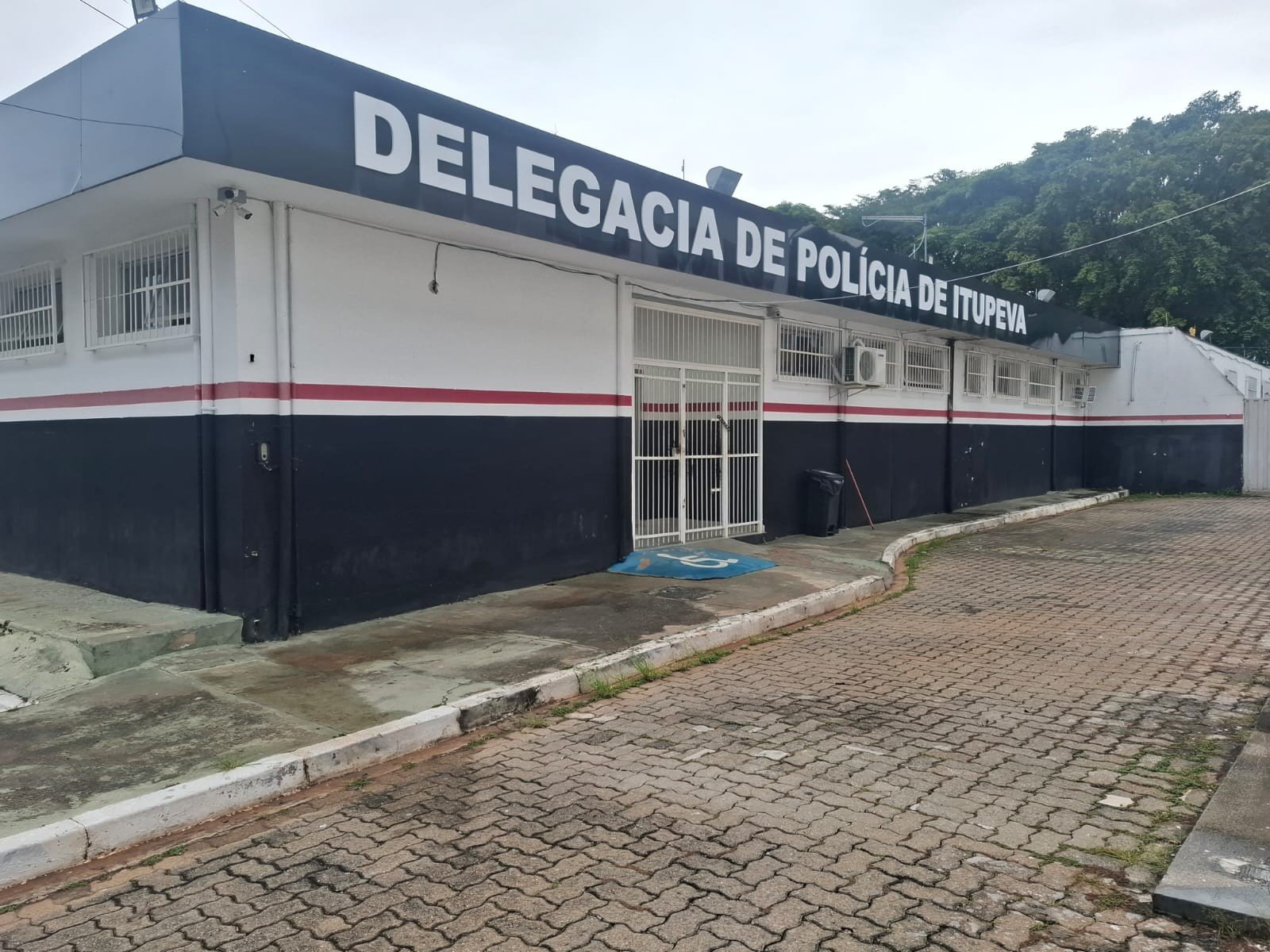 Quadrilha armada com fuzis rouba carga de quase R$ 1,4 milhão na Bandeirantes