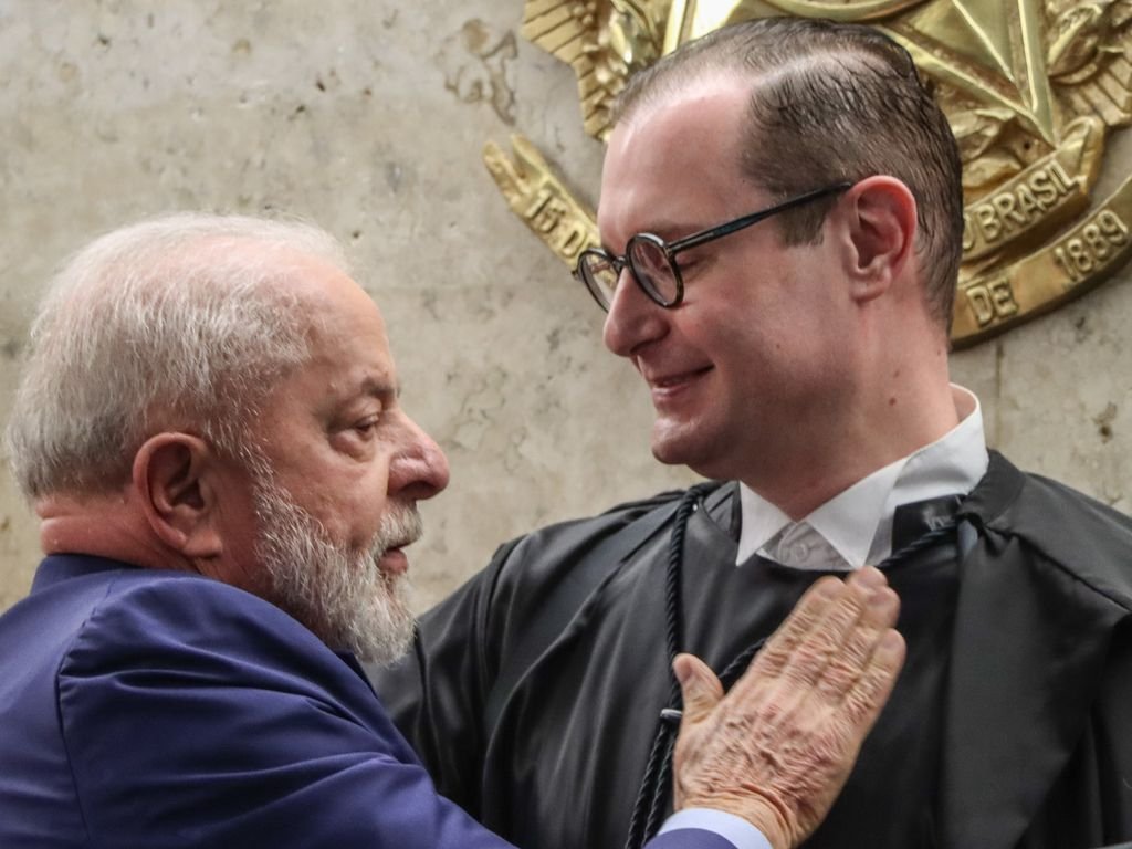 Zanin assume relatoria de ação no STF que cobra instalação de CPI para investigar relações de ministros com o Banco Master