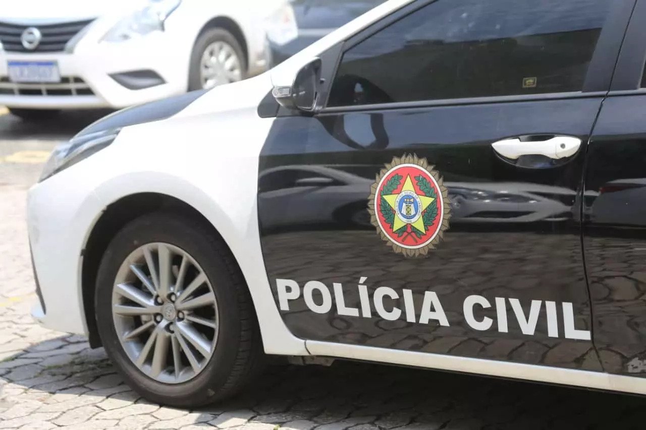 Operação Mercador investiga esquema de desvio e comércio ilegal de armas em quatro estados