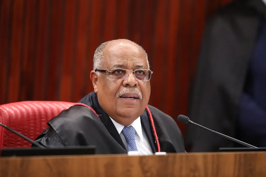 Mensagens de celular de Vorcaro revelam contato próximo com ministro Benedito Gonçalves, do STJ