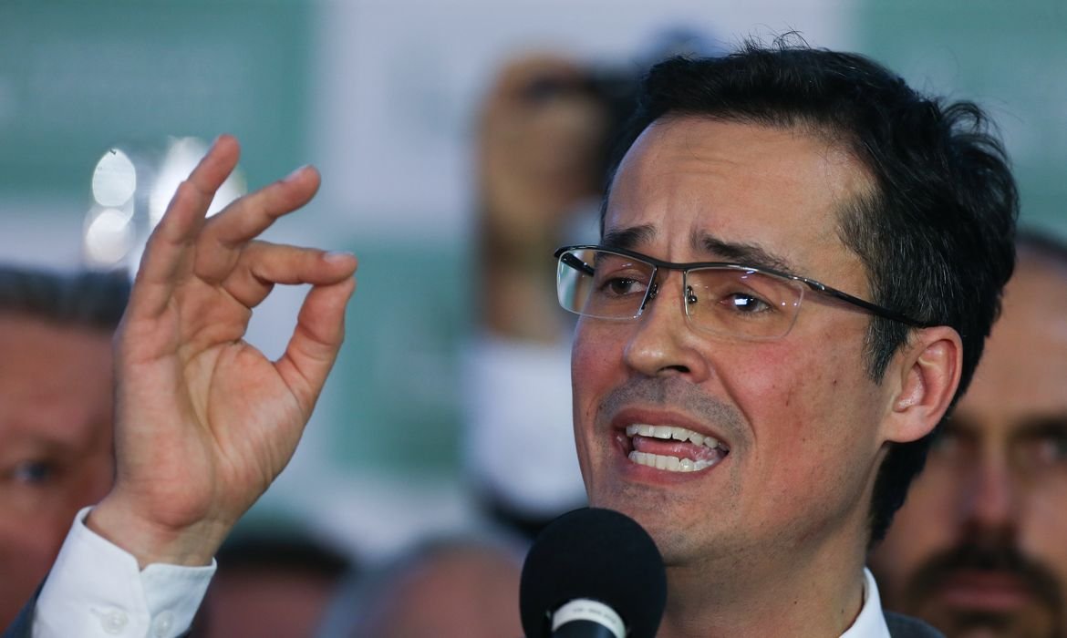 TSE mantém campanha de Deltan suspensa, mas candidatura ao Senado segue válida no Paraná