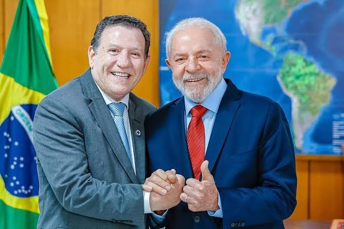 Assessor de Lula é aconselhado a deixar cargo após divulgação de mensagens sobre supostos presentes