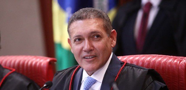 Decisão de Nunes Marques coloca eleição do Rio no centro de disputa jurídica no TSE