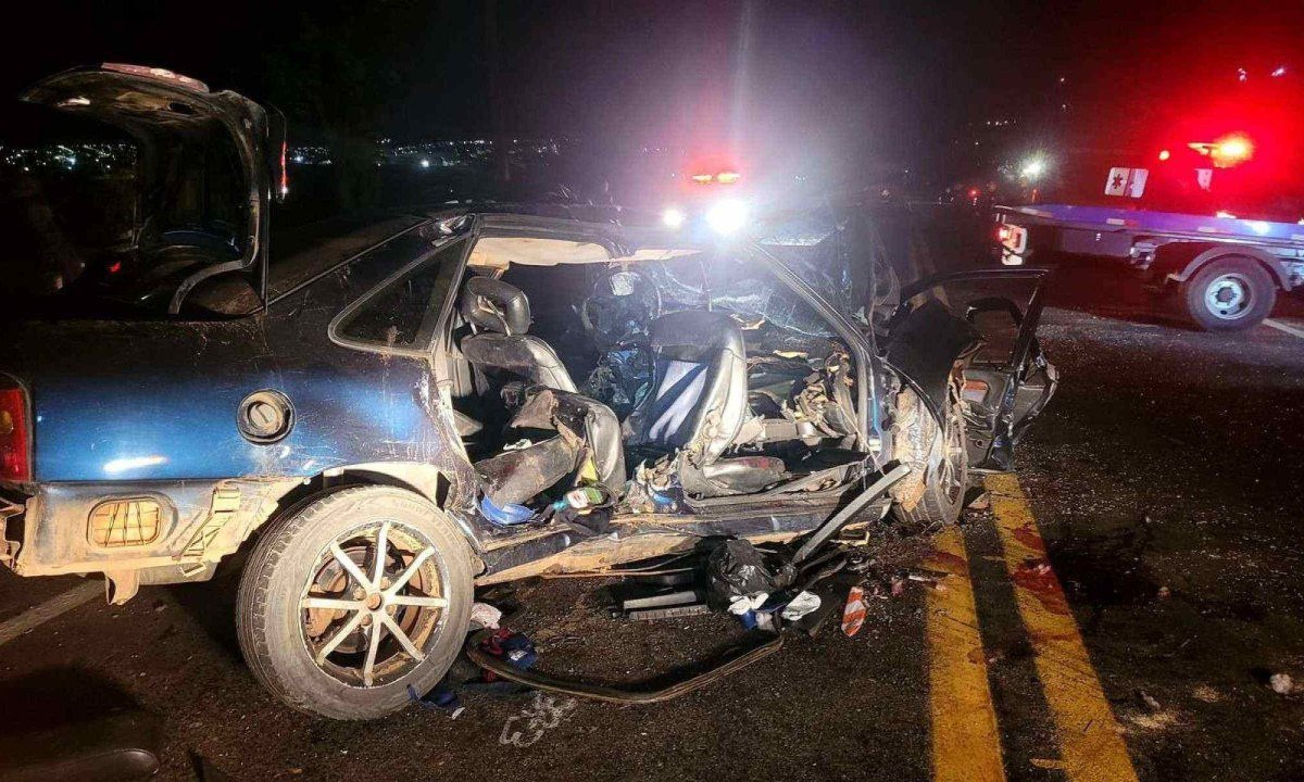 Criança de 12 anos sobrevive a acidente que matou oito pessoas em Mina Gerais