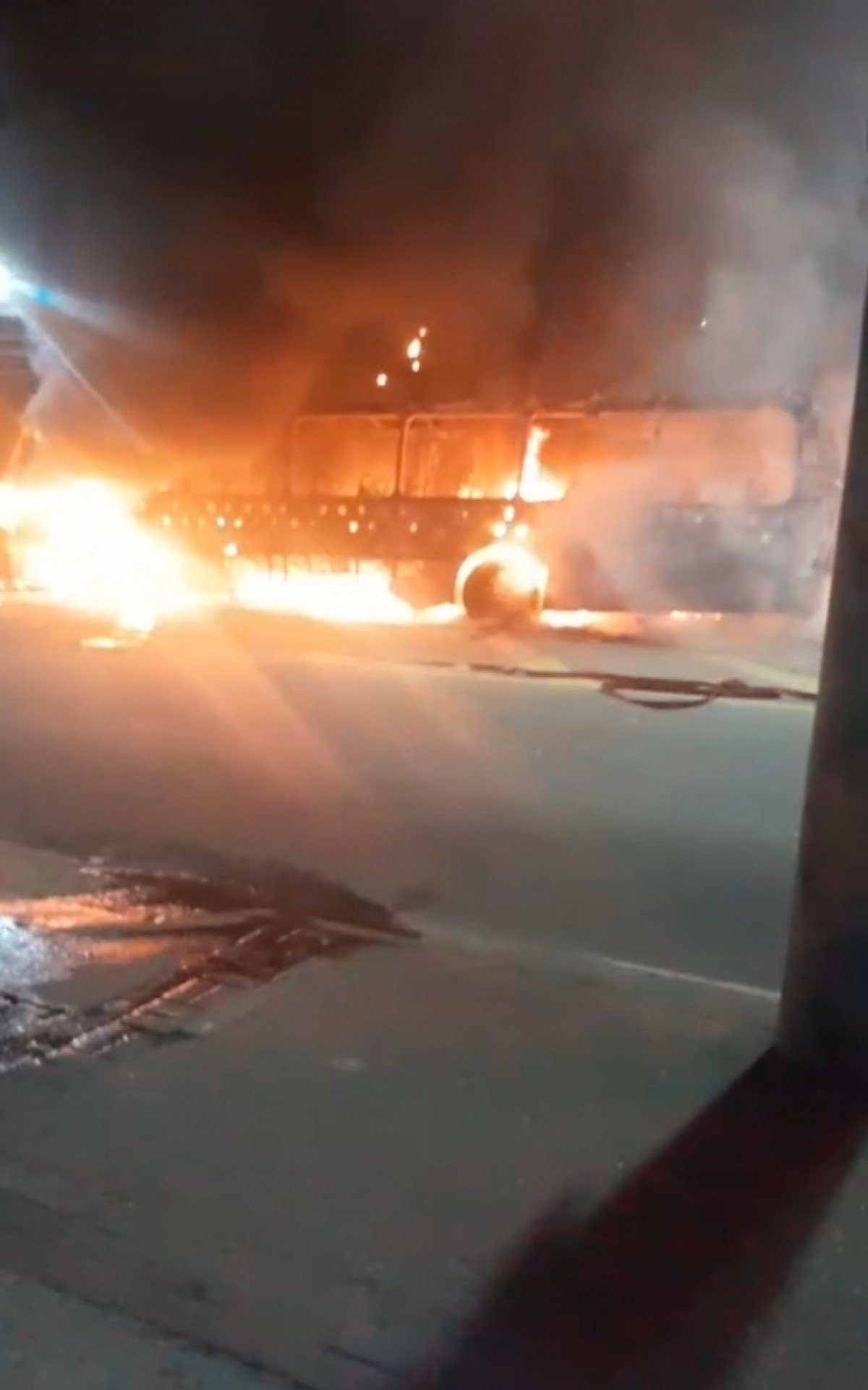 Vargem Grande tem clima tenso com ônibus incendiados e cerco policial