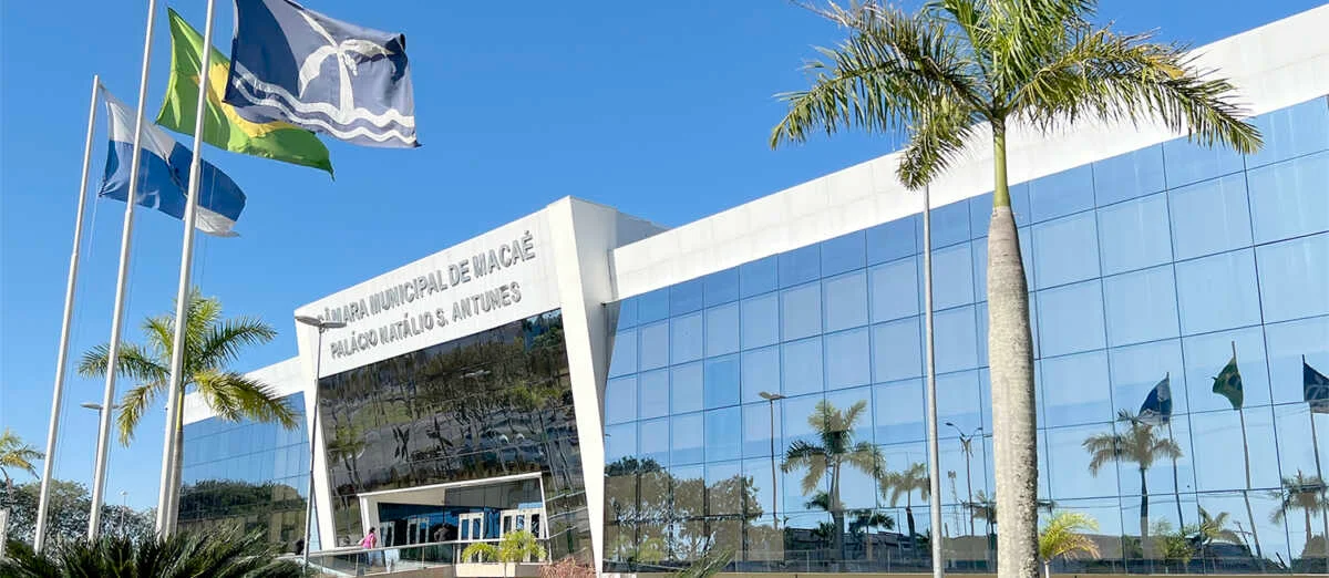 Câmara de Macaé sofre apagão de luz durante sessão com funcionários da ENEL