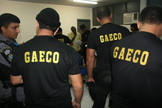 Operação busca 14 investigados por esquema de clonagem de carros e peças roubadas
