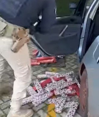 Trenó nada tradicional: PRF apreende 132 kg de maconha em rodovia do Paraná