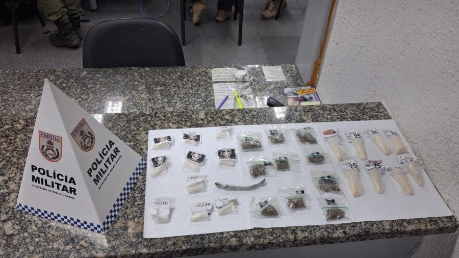 Cocaína e maconha no bolso: mais um traficante é preso no Parque Aeroporto em Macaé