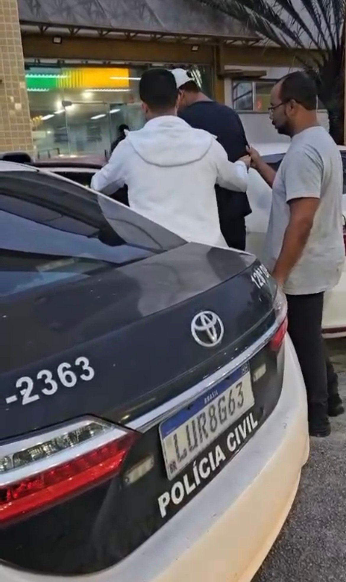 Padrasto é preso após agredir e colocar enteado dentro de freezer em Macaé (RJ)