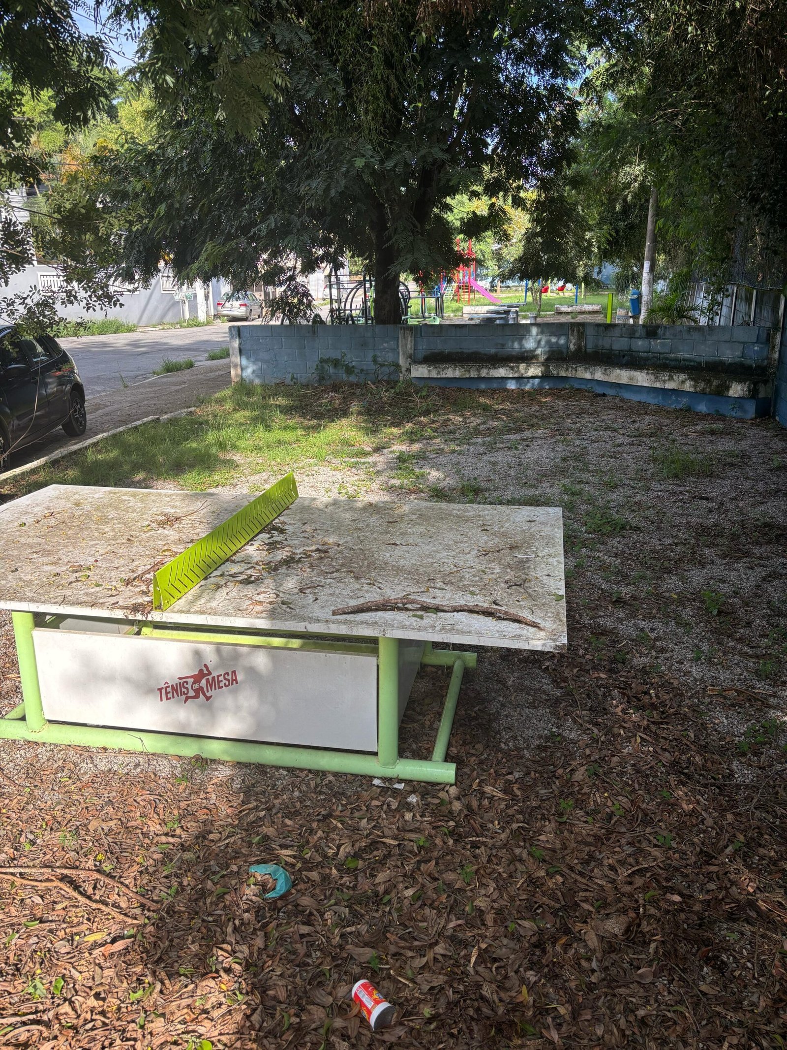 Praça abandonada, vira local de consumo de drogas
