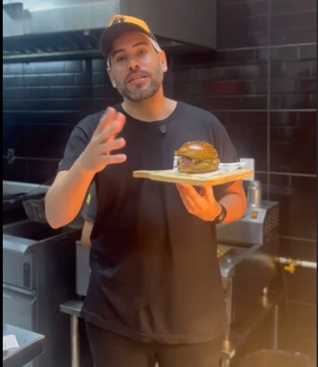 Do celular à hamburgueria de sucesso: a trajetória inspiradora de Marcelo Freitas