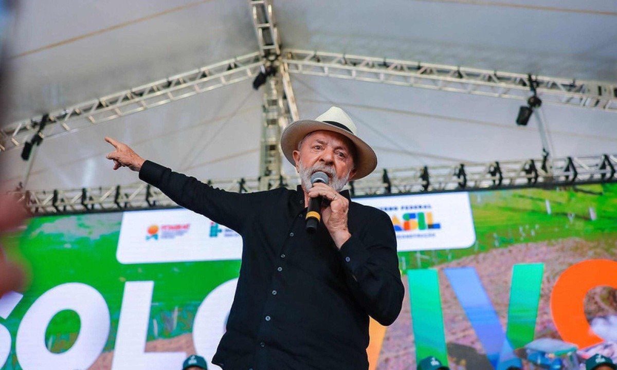 Lula passa mal, faz exames em hospital e tem que fazer repouso