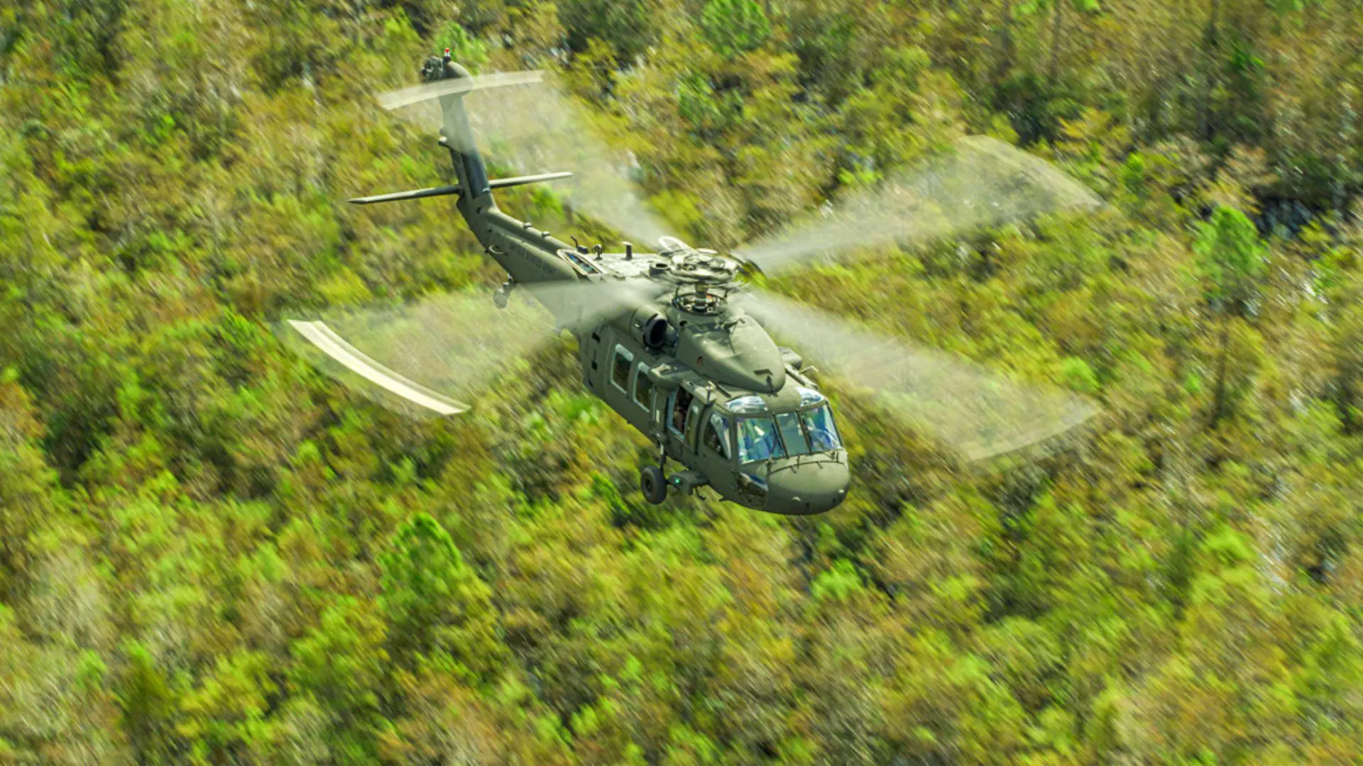 Do cinema para o Rio de Janeiro, Black Hawk deve reforçar guerra contra crime organizado