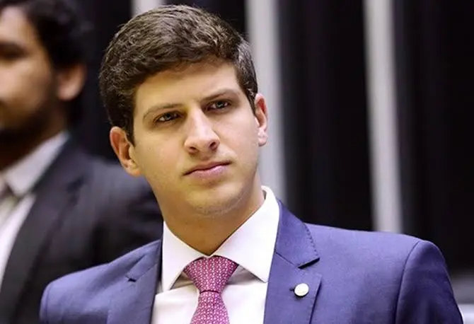 Pedido de impeachment contra João Campos avança e divide a Câmara do Recife