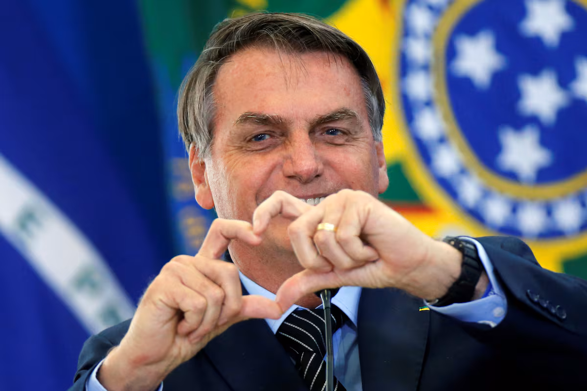Jair Bolsonaro segue em prisão domiciliar, enfrenta restrições do STF e tenta ampliar visitas durante período eleitoral