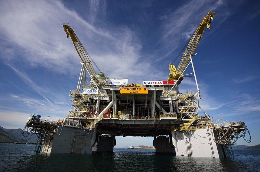 Petrobras anuncia a descoberta de hidrocarbonetos no pré-sal na Bacia de Campos