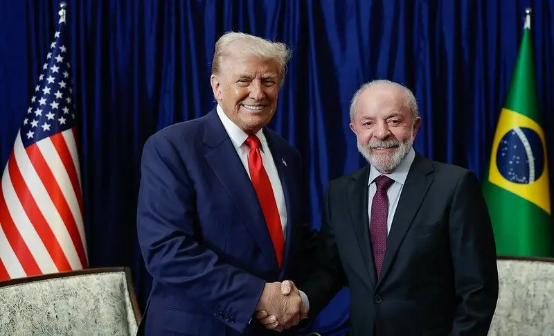 Trump se reúne com Lula, diz que pode avançar rápido sobre rever tarifaço e fala em acordos