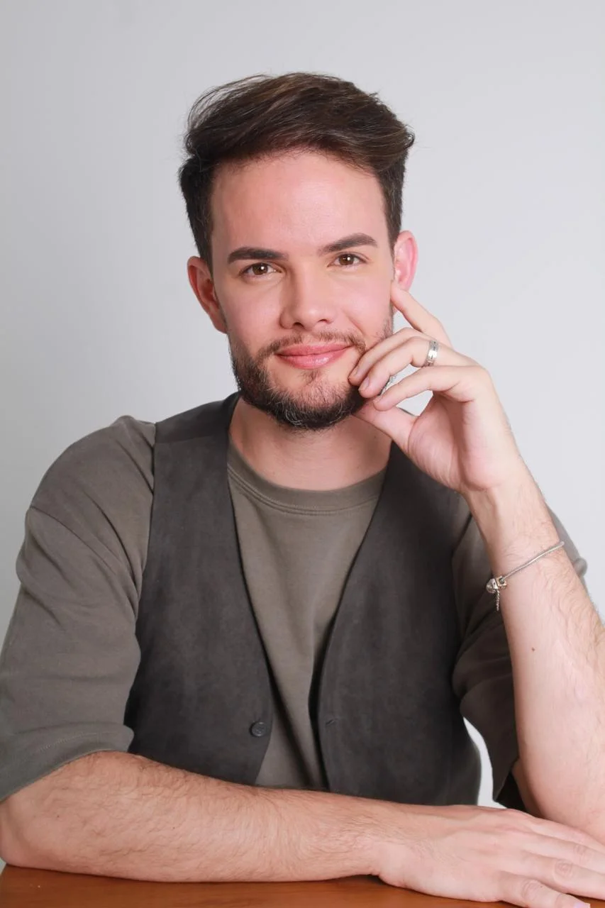 Rafael Salles: o talento e a elegância que marcaram a estreia do É Maraa.