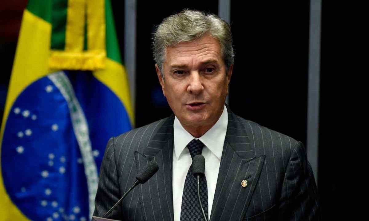 Moraes concede prisão domiciliar para Collor: ‘caráter humanitário’