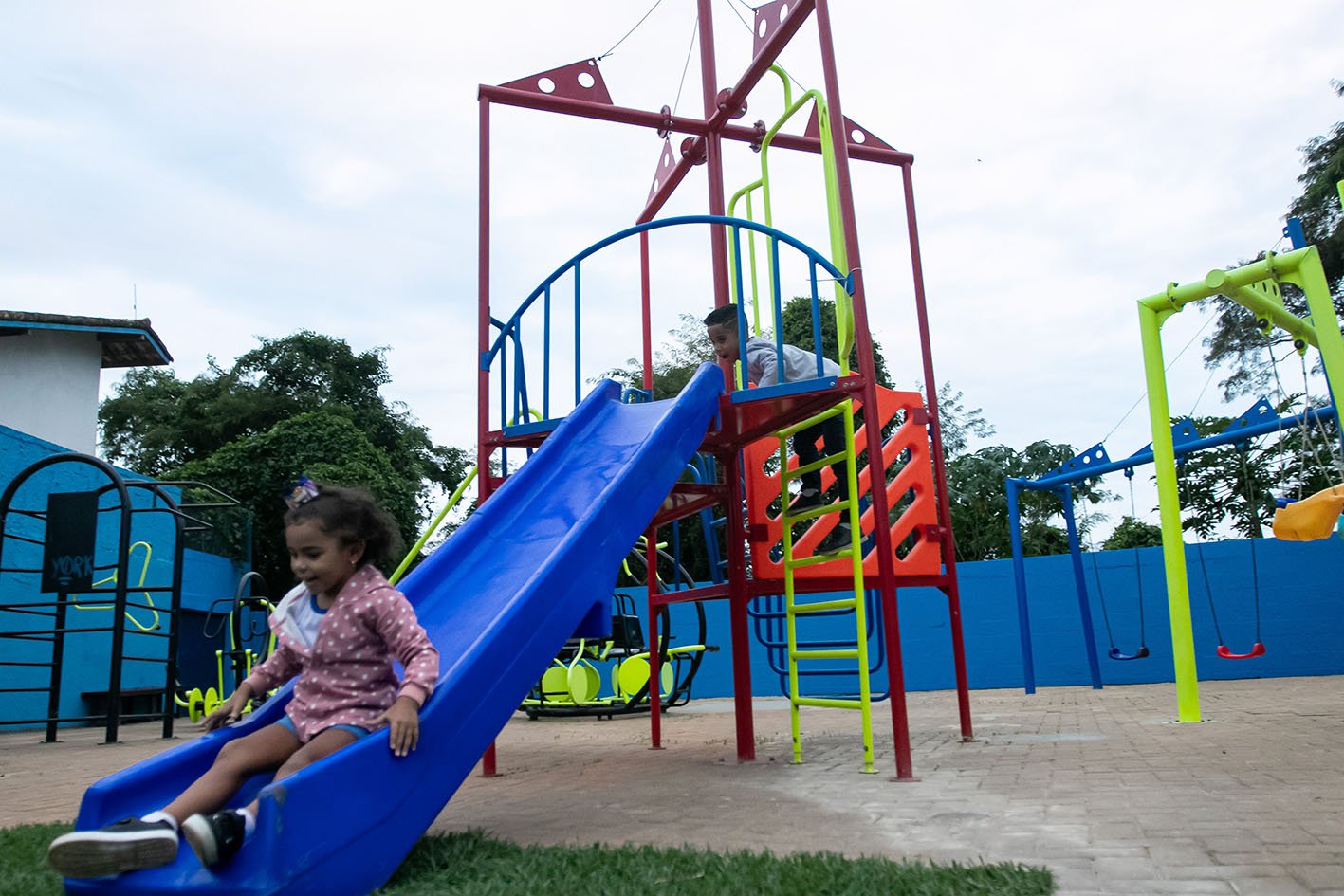 Prefeitura de MACAÉ entrega revitalização da praça do Morro de Santana