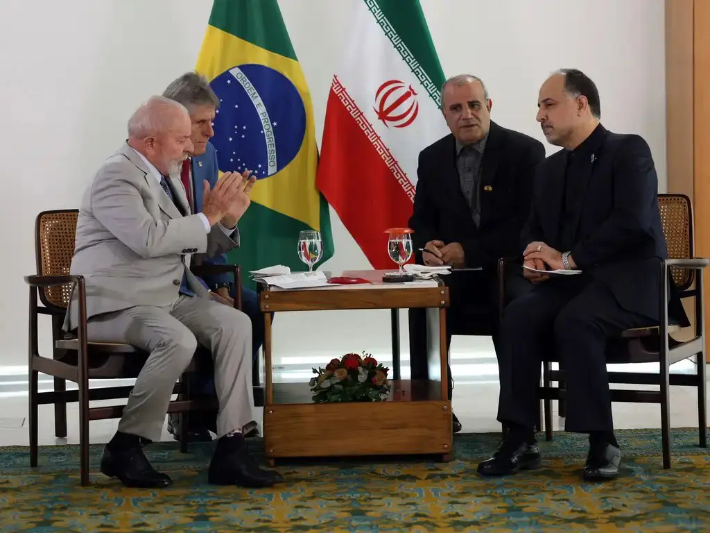 Governo Lula acusa EUA de violar soberania do Irã com ataque contra bases nucleares
