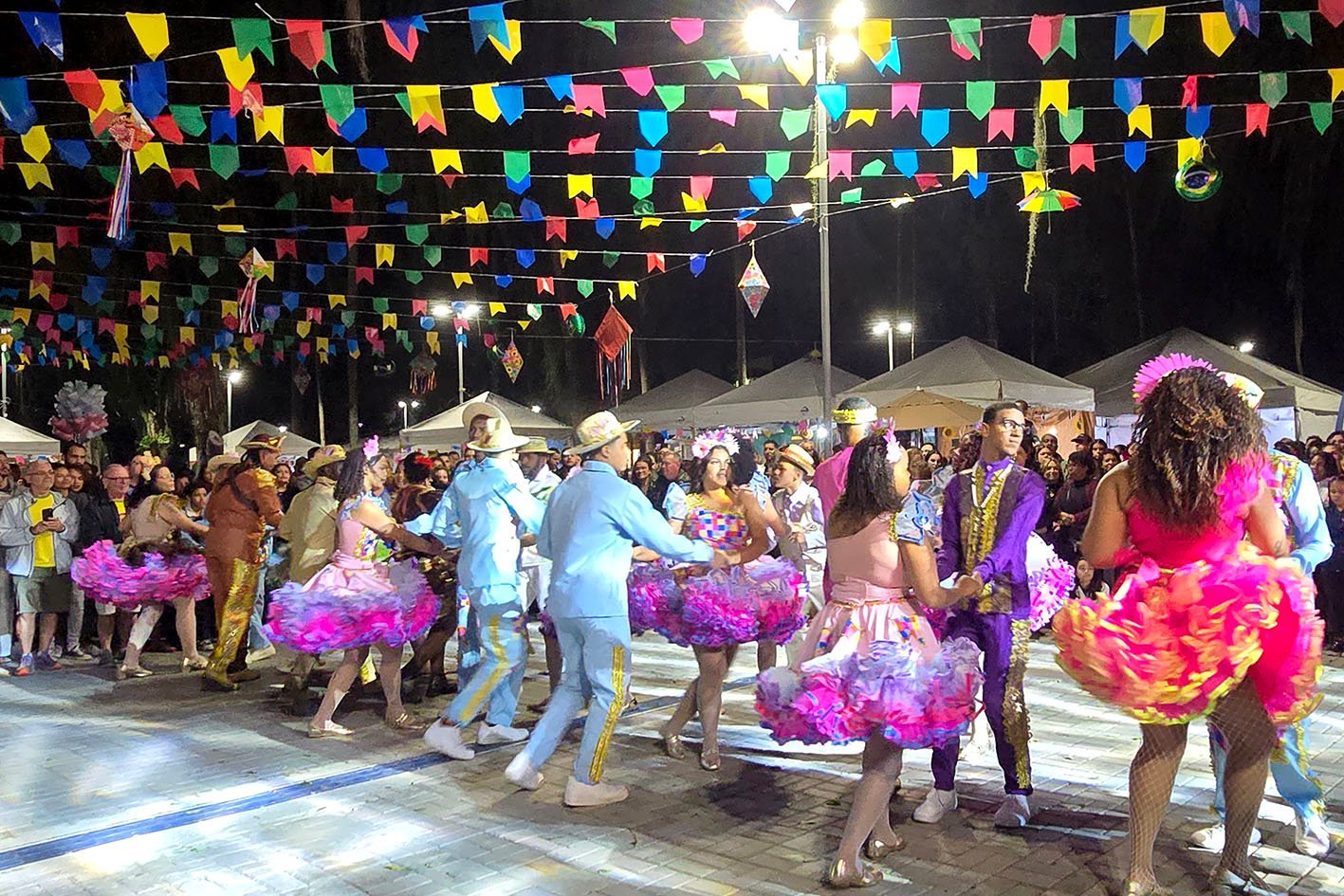 Programação junina leva música, dança e gastronomia a bairros e distritos de Macaé no Norte Fluminense do RJ