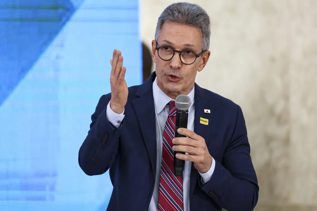 Romeu Zema suspende saídas temporárias de presos no Carnaval de 2026 em Minas Gerais