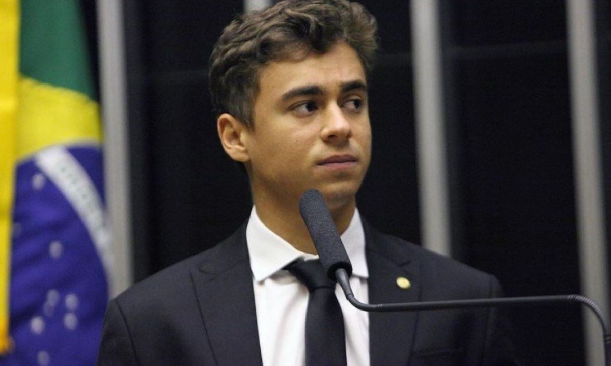 Nikolas protocola pedido de impeachment contra Lula por crise com os EUA