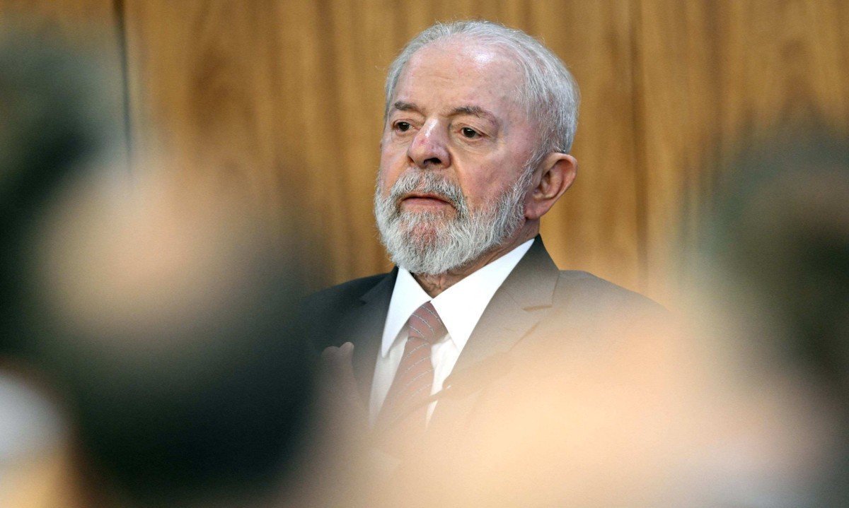 Lula deve mexer em três ministérios para dar mais espaço ao Centrão