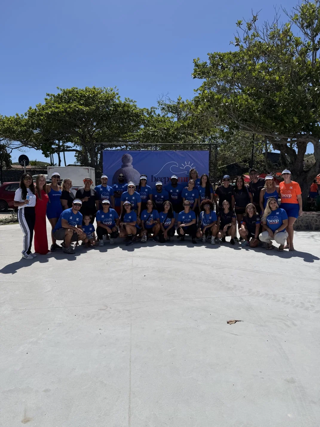 Projeto gratuito da beepFit Brasil movimenta a Praia do Forte e incentiva hábitos saudáveis na alta temporada