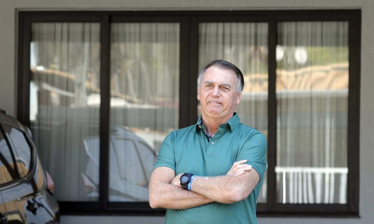 Sob escolta policial, Bolsonaro passará por procedimento médico no domingo (14/9)