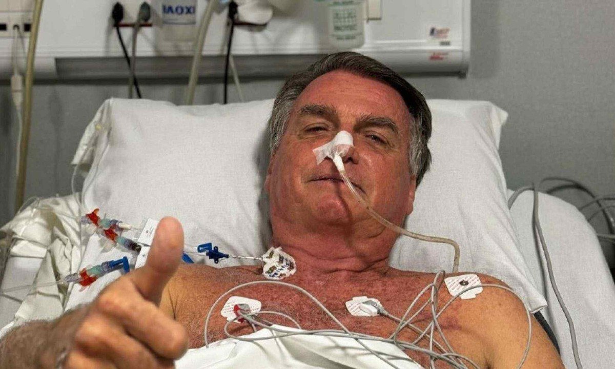 Bolsonaro está tendo evolução acima do esperado, diz cardiologista de ex-presidente
