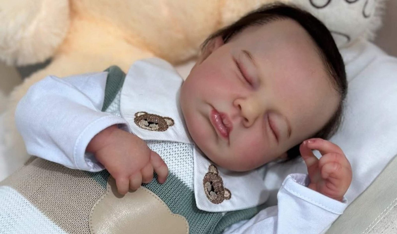 Bebê reborn: bonecas ultra realistas viralizam nas redes sociais-Redes sociais