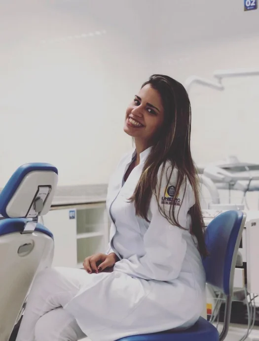 A Odontologia do Futuro Já Começou: Integração entre estética, função e prevenção redefine a prática clínica — e profissionais como a Dra. Camilla Santana estão na linha de frente dessa transformação.