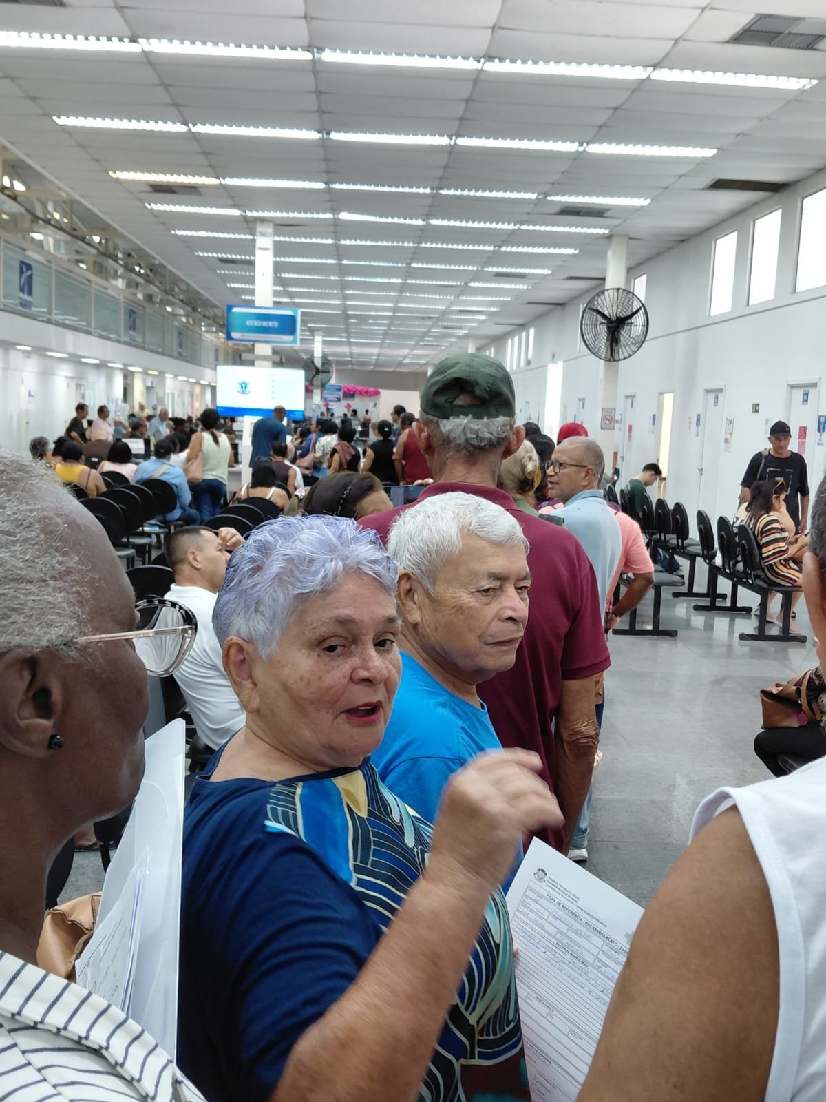 Denúncias se multiplicam e revelam rotina de sofrimento, demora e ambientes insalubres na saúde de Macaé