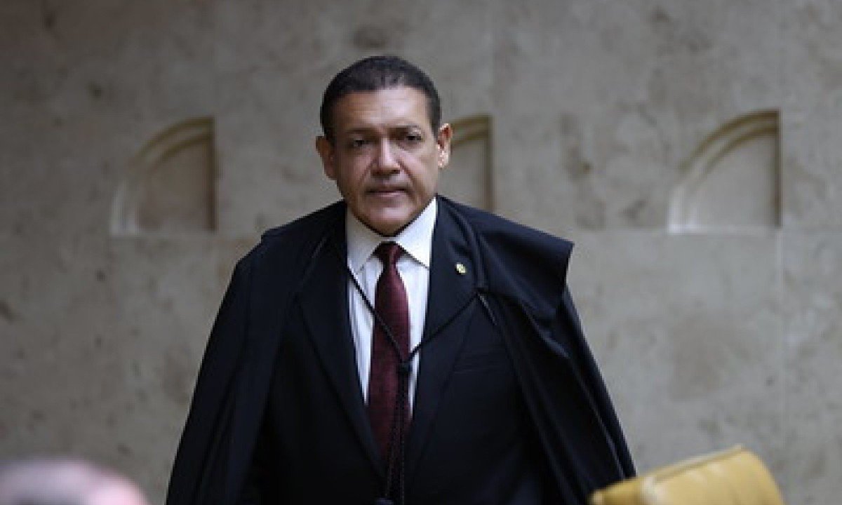 Indicado por Bolsonaro, Kassio vota contra afastar Moraes, Zanin e Dino