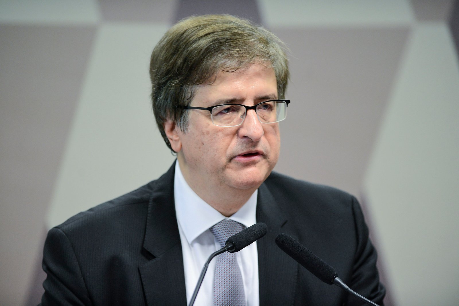 “Blindagem Oficial: Procuradoria pede para arquivar pedido de investigação da cúpula da Previdência”