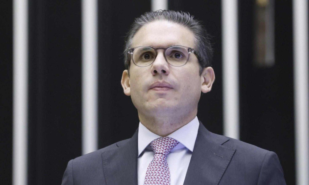 PT se aproxima de Hugo Motta em defesa dos trabalhos do Congresso