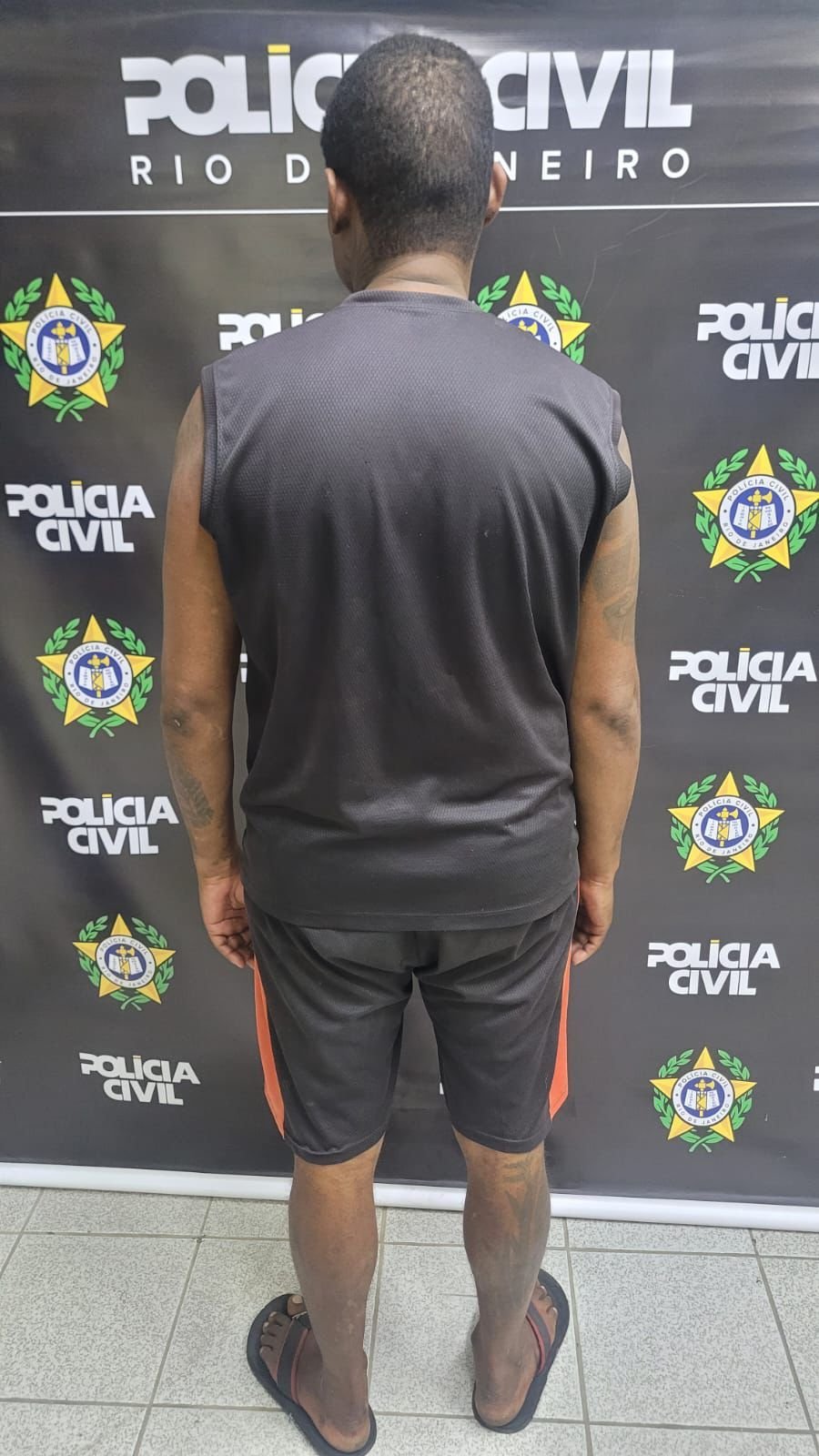 Delegada Carla Ferrão comanda ação que resulta na prisão de agressor doméstico