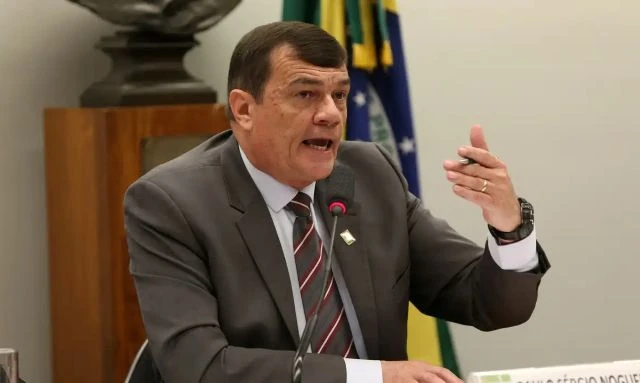 Ex-ministro da Defesa e outros acusados pedem que suas ações não sejam julgadas no STF
