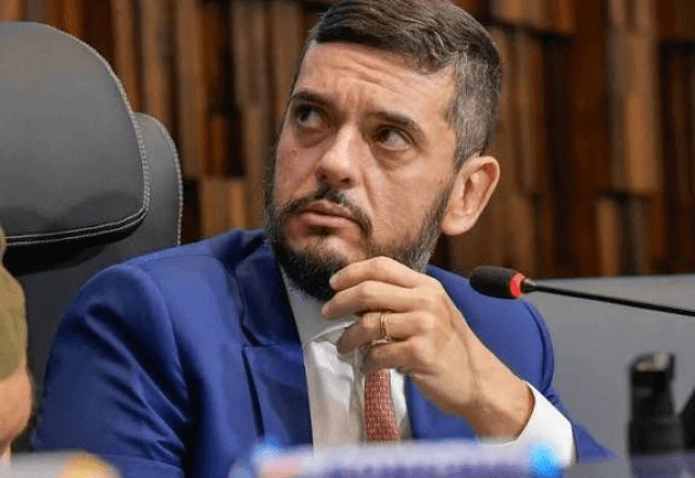 Rodrigo Bacellar, presidente da Alerj, é preso pela Polícia Federal no RJ.