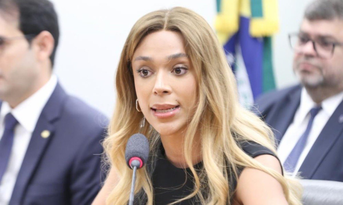 Erika Hilton está na mira do MP por contratar maquiadores para seu gabinete
