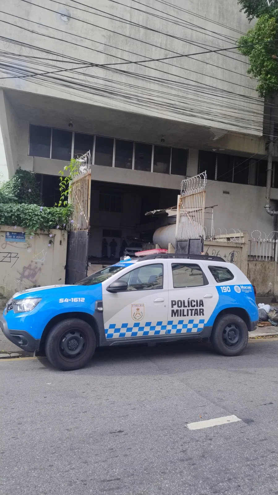 Suspeitos de furtarem 15kg de cabos de cobre são presos em Macaé