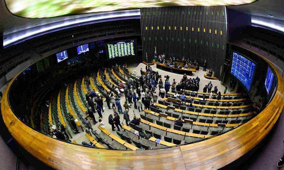 Câmara aprova projeto que resgata emendas canceladas e restos a pagar