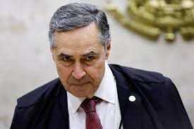 Barroso: “STF fez a melhor regulação de redes sociais do mundo”