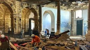 Teto de “igreja de ouro” em Salvador desaba; uma pessoa morreu e outras cinco ficaram feridas