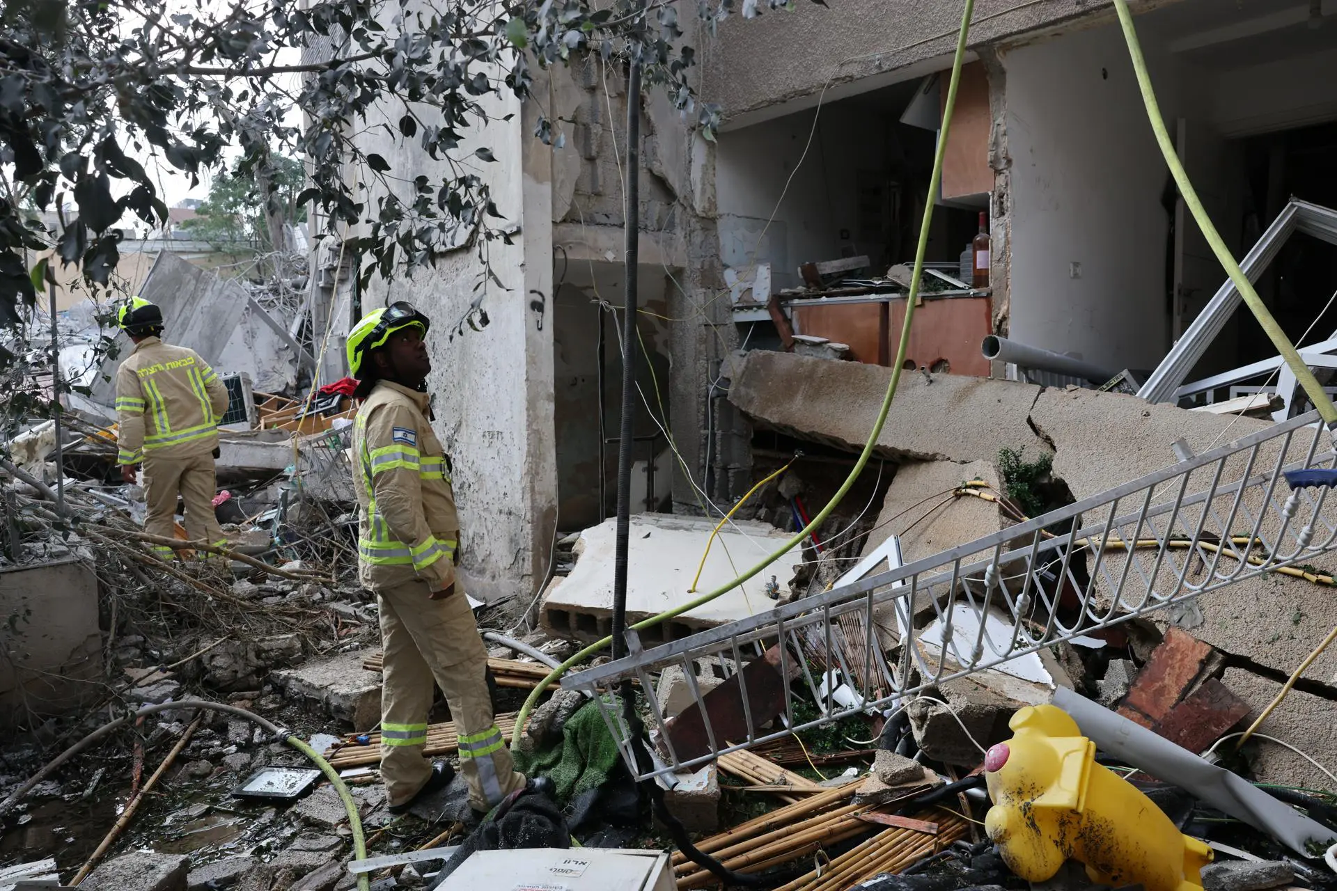 Israelenses são mortos após míssil iraniano colidir diretamente com bunker