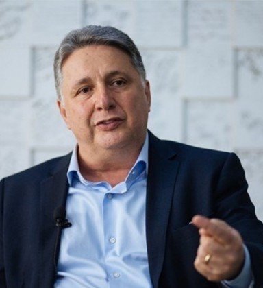 Declarações do Ex-governador Garotinho levantam debate sobre mídia, bancos digitais e interesses no sistema financeiro